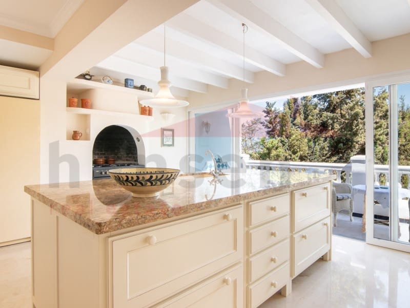 4 soverom Villa til salgs i La Herradura med svømmebasseng garasje - € 3 000 000 (Ref: 10012998)