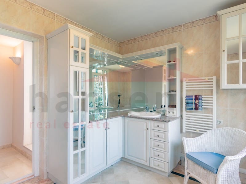 4 soverom Villa til salgs i La Herradura med svømmebasseng garasje - € 3 000 000 (Ref: 10012998)