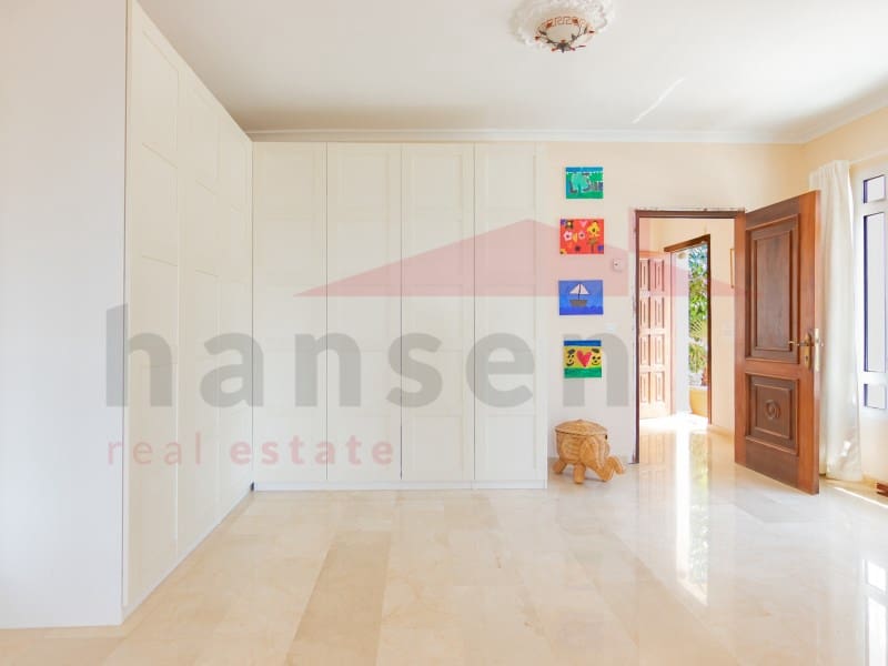 4 soverom Villa til salgs i La Herradura med svømmebasseng garasje - € 3 000 000 (Ref: 10012998)
