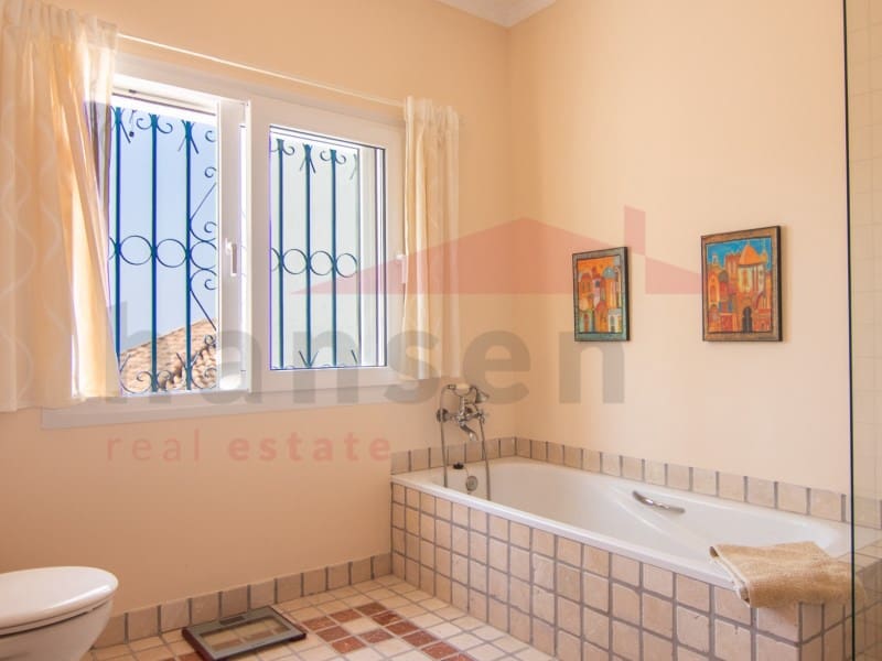 4 soverom Villa til salgs i La Herradura med svømmebasseng garasje - € 3 000 000 (Ref: 10012998)