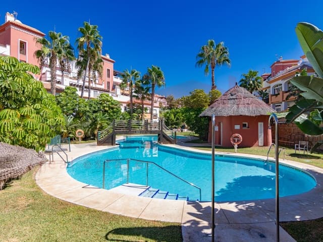 3 makuuhuone Asunto myytävänä paikassa Caleta de Vélez, Vélez-Málaga mukana uima-altaan 
autotalli - 350 000 € (Ref: 10044717)