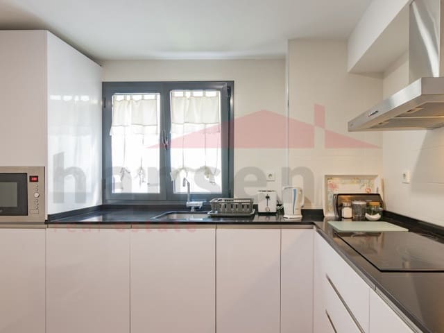 3 slaapkamer Flat te huur in Torre del Mar, Vélez-Málaga met zwembad garage - € 1.400 (Ref: 10044718)