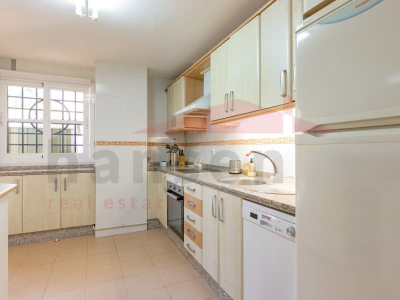 3 sypialnia Mieszkanie na sprzedaż w Caleta de Velez z basenem garażem - 350 000 € (Ref: 10070751)