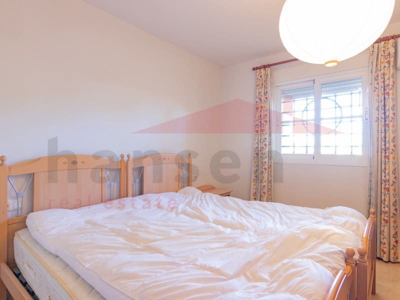 3 sypialnia Mieszkanie na sprzedaż w Caleta de Velez z basenem garażem - 350 000 € (Ref: 10070751)