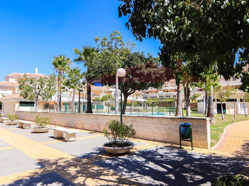 3 sypialnia Mieszkanie na sprzedaż w Caleta de Velez z basenem garażem - 350 000 € (Ref: 10070751)