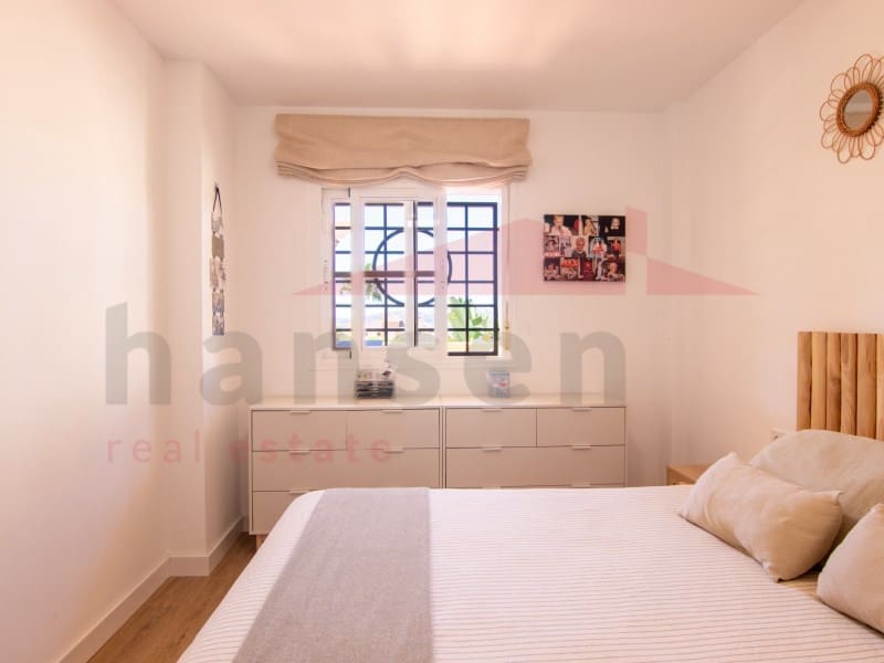 1 sovrum Lägenhet till salu i Caleta de Velez - 310 000 € (Ref: 10089396)