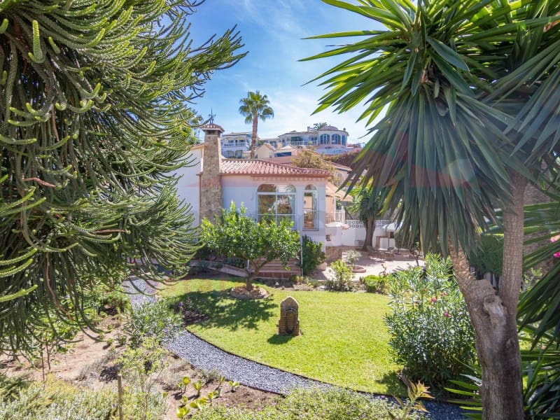 3 bedroom Villa for sale in Caleta de Velez - € 599,000 (Ref: 10089397)