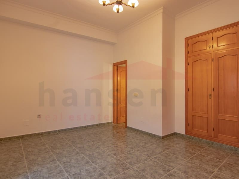 7 bedroom Townhouse for sale in Velez-Malaga - € 380,000 (Ref: 7218843)