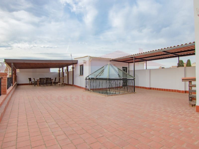 7 bedroom Townhouse for sale in Velez-Malaga - € 380,000 (Ref: 7218843)