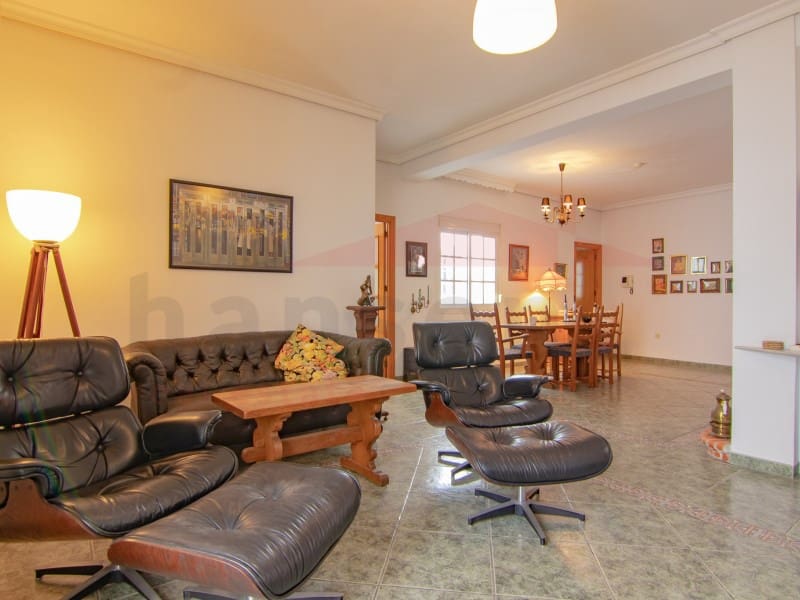 7 bedroom Townhouse for sale in Velez-Malaga - € 380,000 (Ref: 7218843)