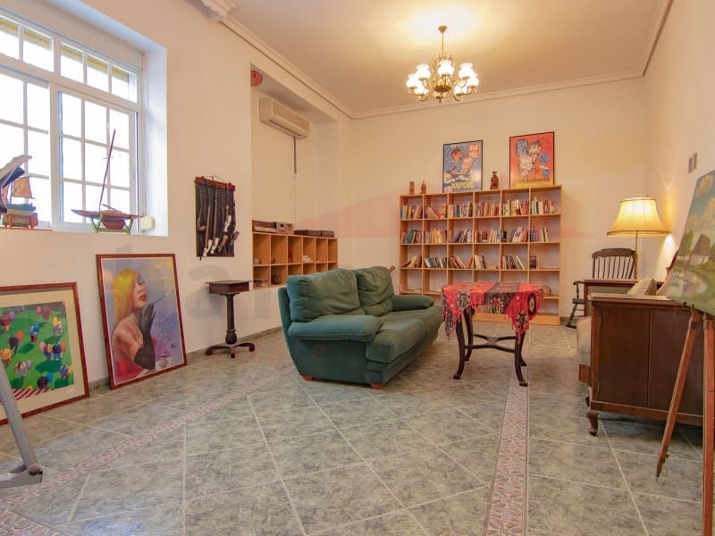 7 bedroom Townhouse for sale in Velez-Malaga - € 380,000 (Ref: 7218843)