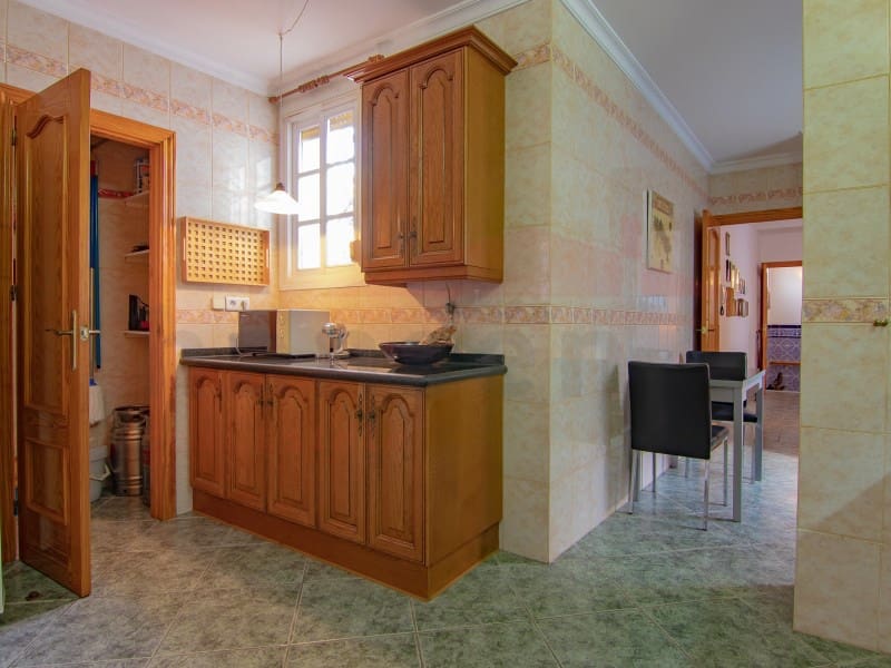 7 bedroom Townhouse for sale in Velez-Malaga - € 380,000 (Ref: 7218843)