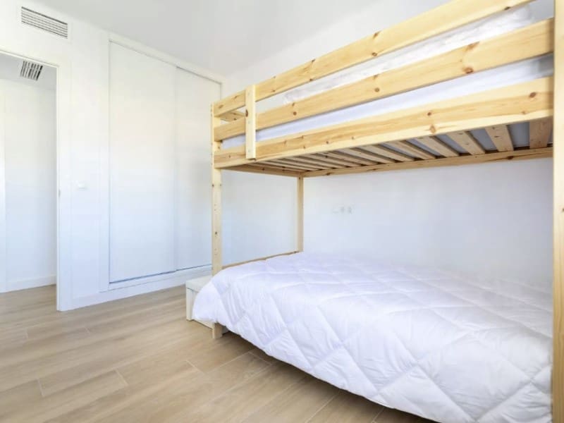 3 quarto Apartamento para arrendar em Torre del Mar - 1 000 € (Ref: 7767126)