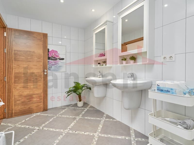 7 chambre Villa/Maison à vendre à Caleta de Velez avec piscine garage - 1 200 000 € (Ref: 7999454)