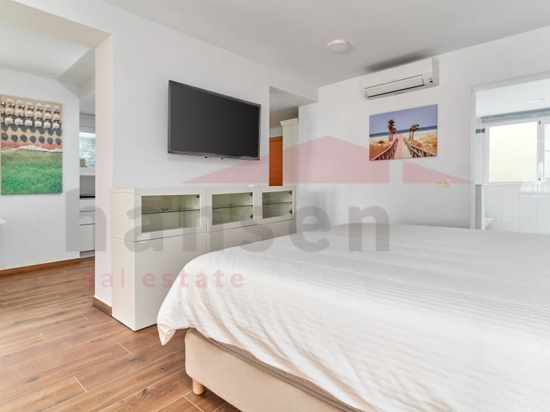 7 chambre Villa/Maison à vendre à Caleta de Velez avec piscine garage - 1 200 000 € (Ref: 7999454)