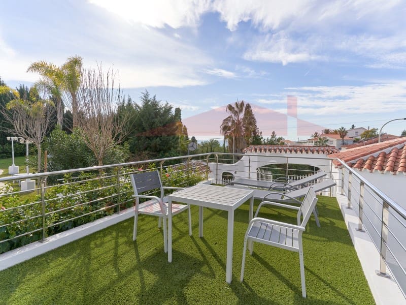 7 chambre Villa/Maison à vendre à Caleta de Velez avec piscine garage - 1 200 000 € (Ref: 7999454)