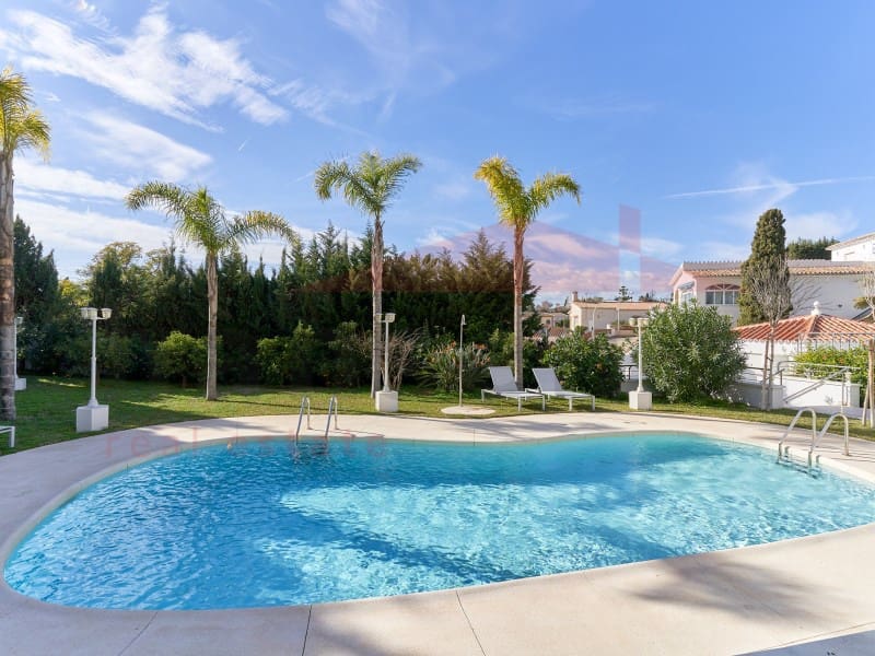 7 chambre Villa/Maison à vendre à Caleta de Velez avec piscine garage - 1 200 000 € (Ref: 7999454)