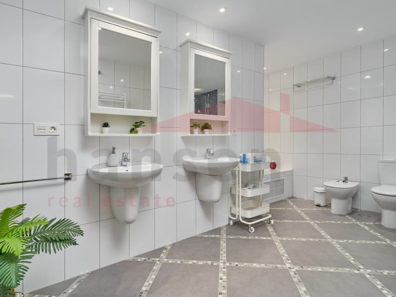 7 chambre Villa/Maison à vendre à Caleta de Velez avec piscine garage - 1 200 000 € (Ref: 7999454)