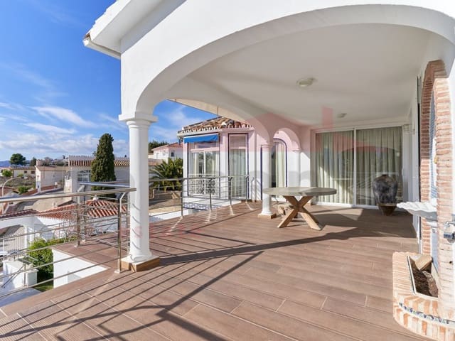 7 sovrum Villa till salu i Caleta de Vélez, Vélez-Málaga med pool garage - 1 200 000 € (Ref: 7999454)