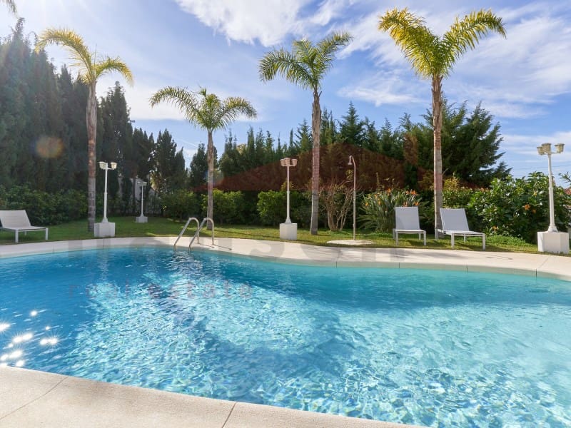 7 chambre Villa/Maison à vendre à Caleta de Velez avec piscine garage - 1 200 000 € (Ref: 7999454)