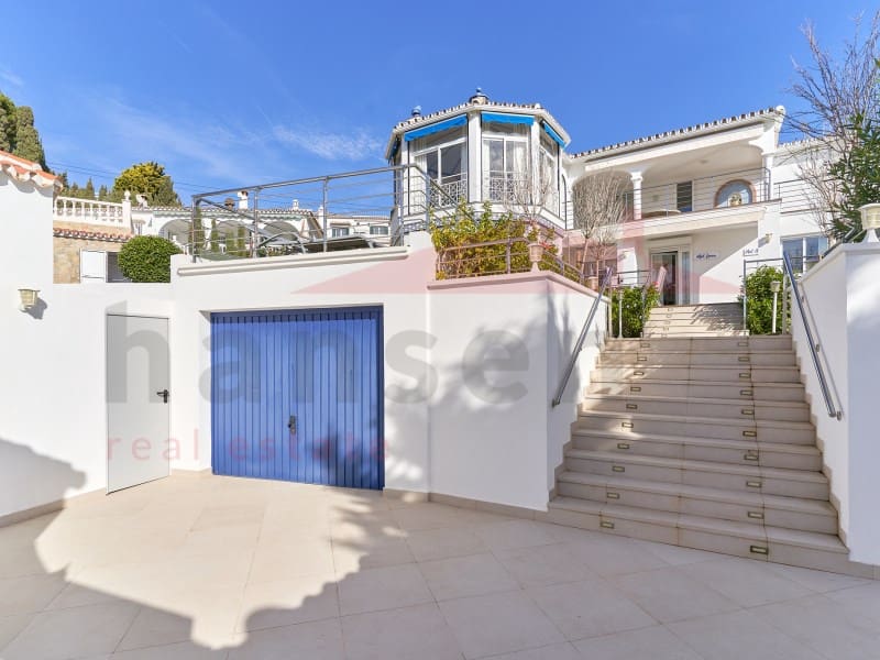 7 chambre Villa/Maison à vendre à Caleta de Velez avec piscine garage - 1 200 000 € (Ref: 7999454)