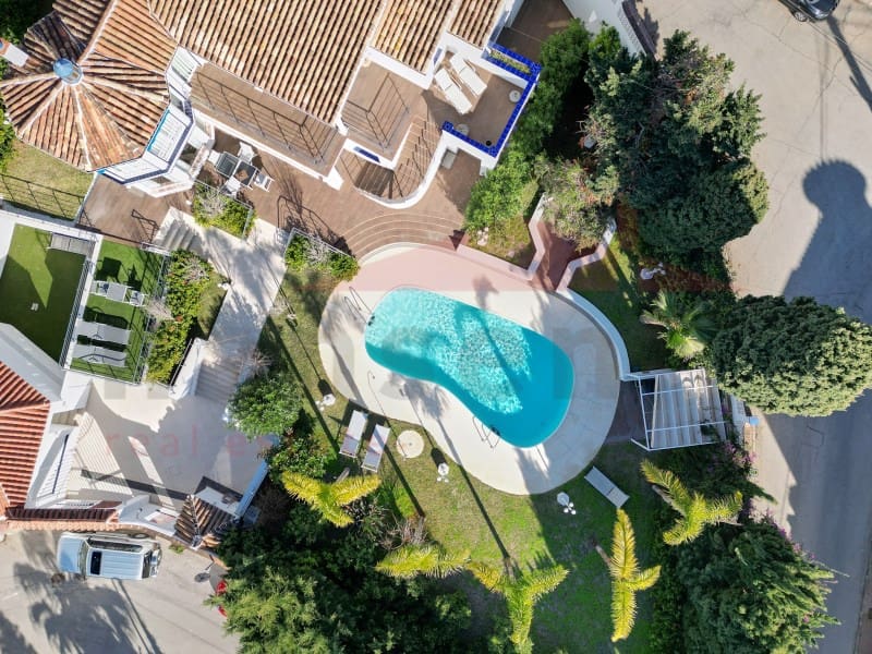 7 chambre Villa/Maison à vendre à Caleta de Velez avec piscine garage - 1 200 000 € (Ref: 7999454)