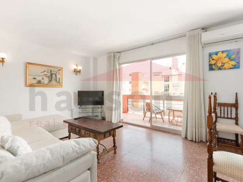 2 bedroom Flat for rent in Torre del Mar - € 900 (Ref: 8575215)