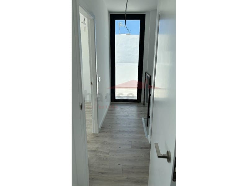 3 soveværelse Semi-Rækkehus til salg i Torre del Mar med garage - € 579.900 (Ref: 8656541)