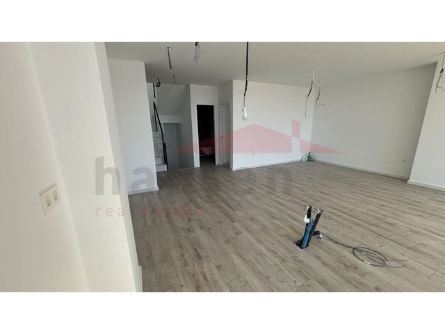 3 slaapkamer Halfvrijstaande villa te koop in Torre del Mar, Vélez-Málaga met zwembad garage - € 579.900 (Ref: 8656542)