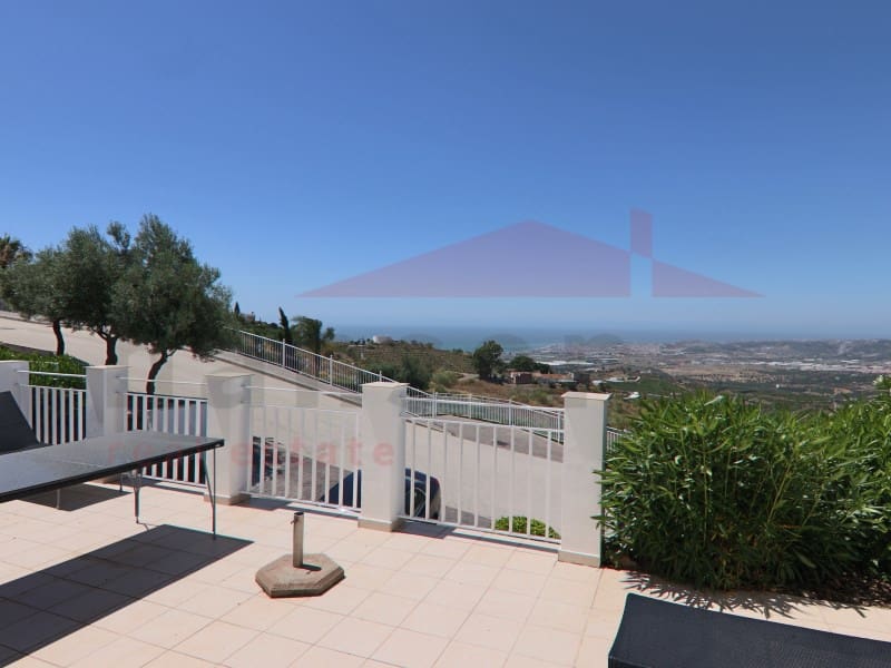 4 soveværelse Semi-Rækkehus til leje i Algarrobo med swimmingpool garage - € 2.000 (Ref: 8869825)