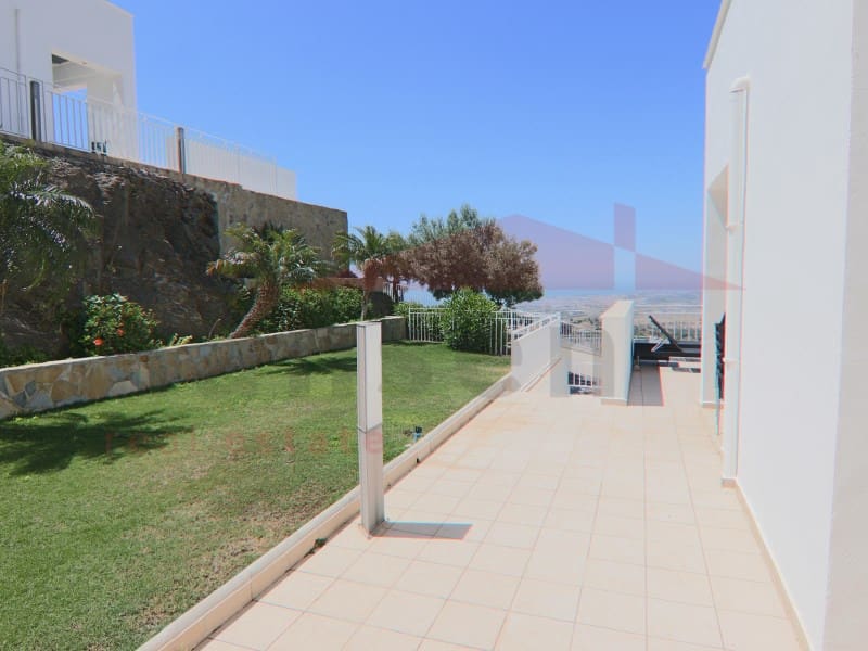 4 soveværelse Semi-Rækkehus til leje i Algarrobo med swimmingpool garage - € 2.000 (Ref: 8869825)