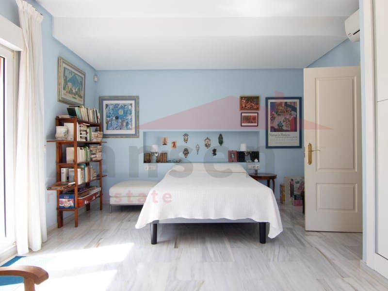 3 soveværelse Villa til salg i Almayate med swimmingpool garage - € 660.000 (Ref: 9026647)