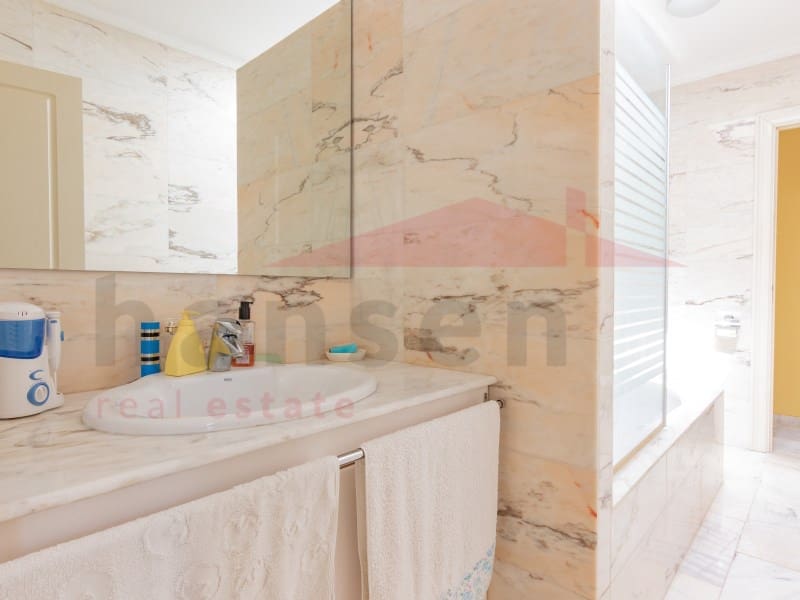 3 soveværelse Villa til salg i Almayate med swimmingpool garage - € 660.000 (Ref: 9026647)