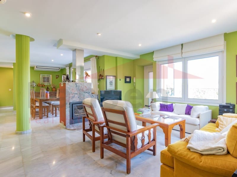 3 soveværelse Villa til salg i Almayate med swimmingpool garage - € 660.000 (Ref: 9026647)