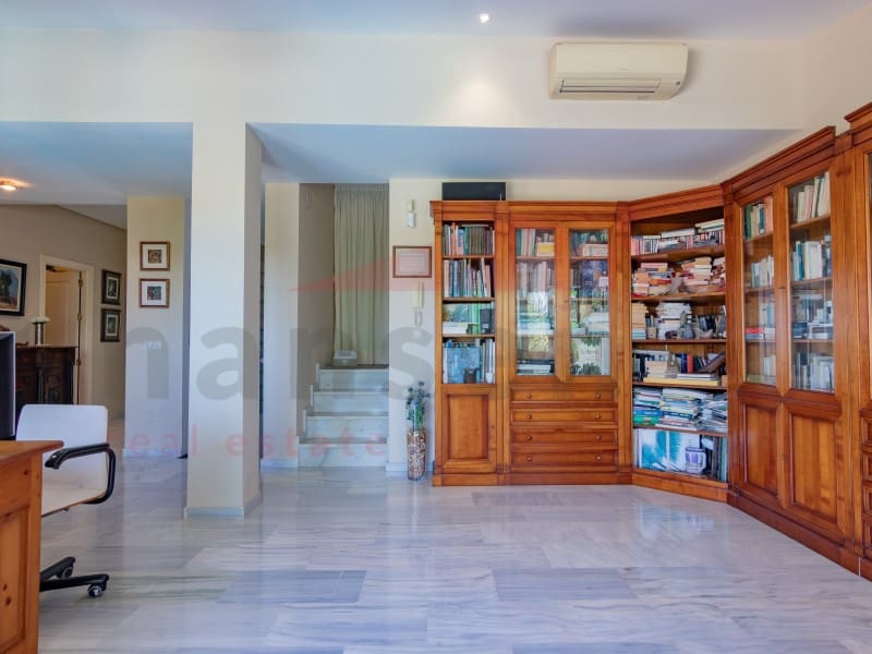 3 soveværelse Villa til salg i Almayate med swimmingpool garage - € 660.000 (Ref: 9026647)