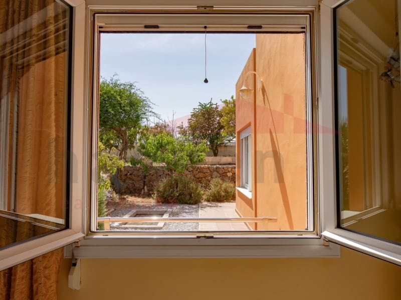 3 soveværelse Villa til salg i Almayate med swimmingpool garage - € 660.000 (Ref: 9026647)