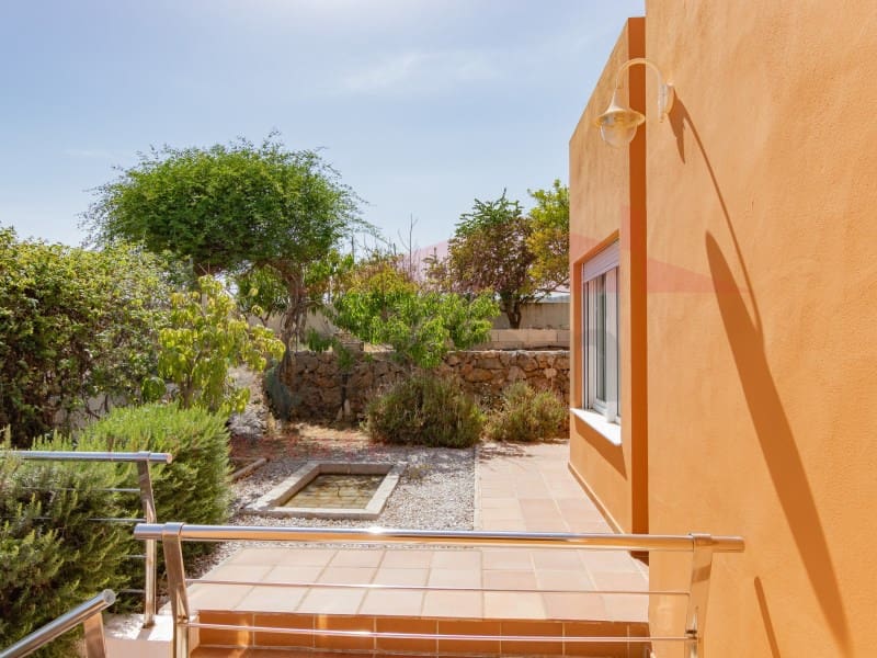 3 soveværelse Villa til salg i Almayate med swimmingpool garage - € 660.000 (Ref: 9026647)