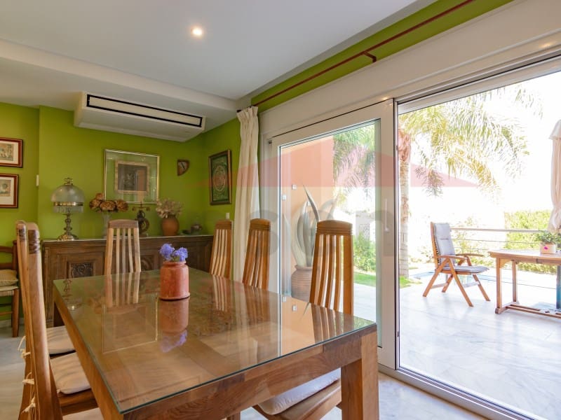 3 soveværelse Villa til salg i Almayate med swimmingpool garage - € 660.000 (Ref: 9026647)