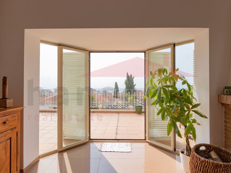 6 soveværelse Villa til salg i Torre del Mar med swimmingpool garage - € 975.000 (Ref: 9034828)