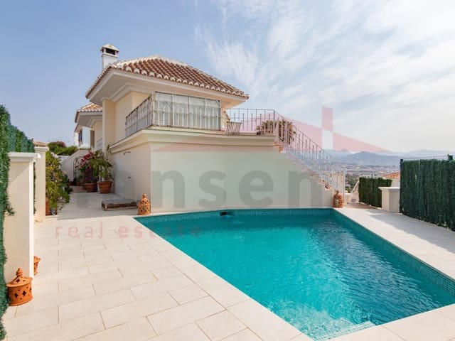 6 soveværelse Villa til salg i Torre del Mar, Vélez-Málaga med swimmingpool garage - € 995.000 (Ref: 9034828)