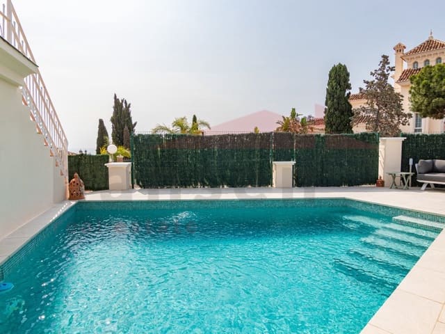 6 soveværelse Villa til salg i Torre del Mar, Vélez-Málaga med swimmingpool garage - € 975.000 (Ref: 9034828)