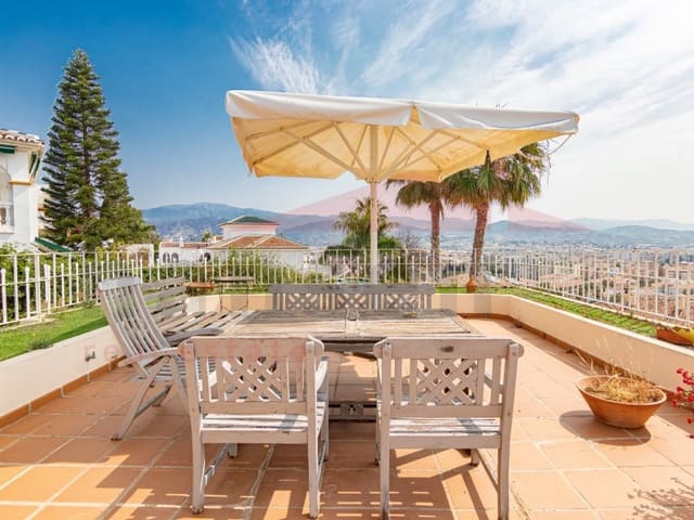 6 soveværelse Villa til salg i Torre del Mar, Vélez-Málaga med swimmingpool garage - € 995.000 (Ref: 9034828)