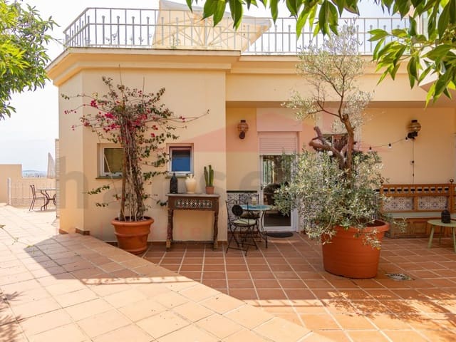 6 soveværelse Villa til salg i Torre del Mar, Vélez-Málaga med swimmingpool garage - € 975.000 (Ref: 9034828)