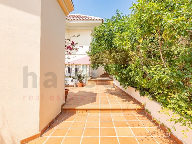 6 soveværelse Villa til salg i Torre del Mar med swimmingpool garage - € 975.000 (Ref: 9034828)