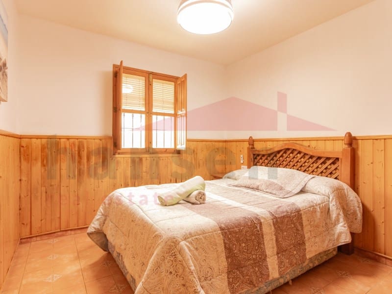 3 soveværelse Finca/Landehus til salg i Sayalonga med swimmingpool - € 370.000 (Ref: 9037031)