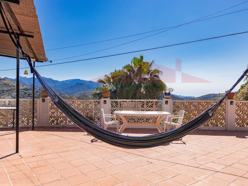 3 soveværelse Finca/Landehus til salg i Sayalonga med swimmingpool - € 370.000 (Ref: 9037031)