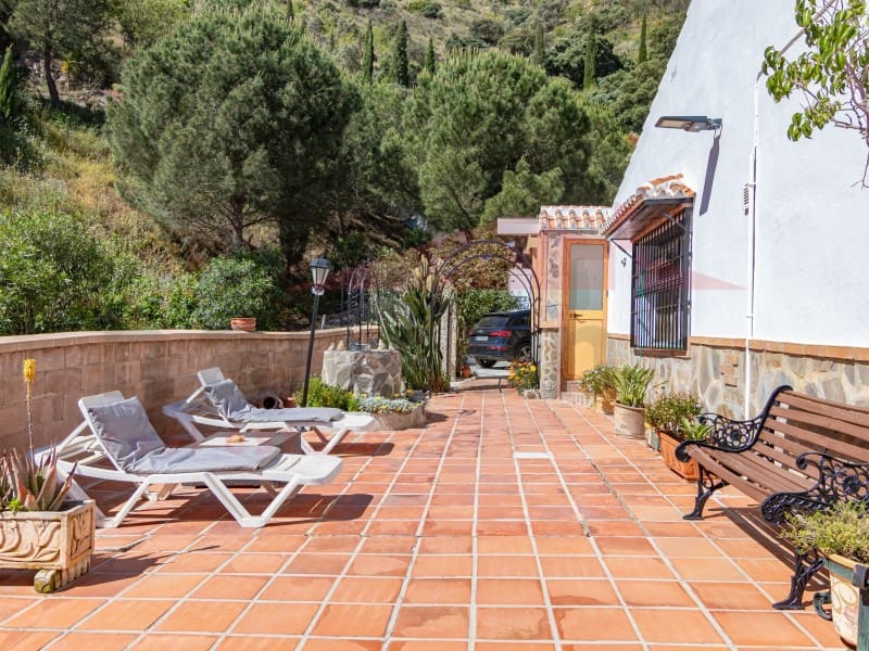 3 soveværelse Finca/Landehus til salg i Sayalonga med swimmingpool - € 370.000 (Ref: 9037031)