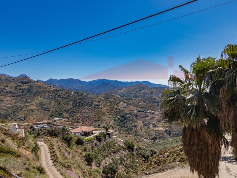 3 soveværelse Finca/Landehus til salg i Sayalonga med swimmingpool - € 370.000 (Ref: 9037031)