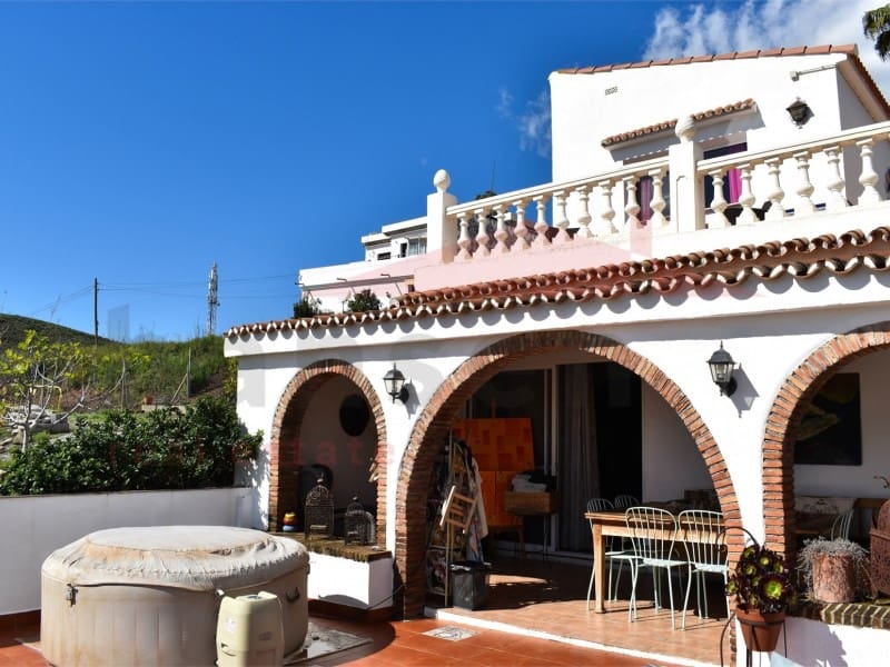 3 soveværelse Villa til salg i Almayate - € 415.000 (Ref: 9057900)