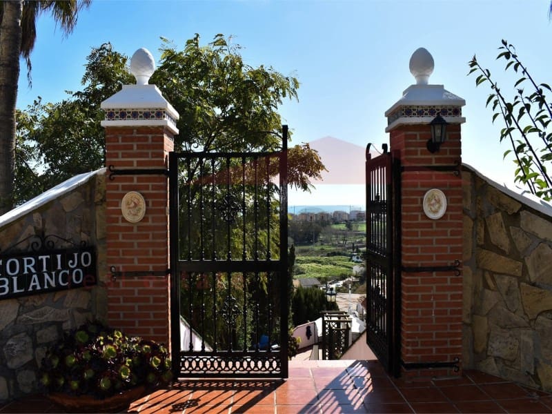 3 soveværelse Villa til salg i Almayate - € 415.000 (Ref: 9057900)